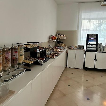 Hotel Massimo Riccione Dış mekan fotoğraf