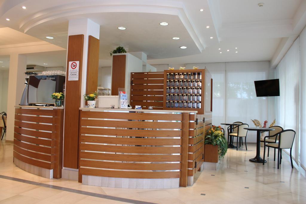 Hotel Massimo Riccione Dış mekan fotoğraf